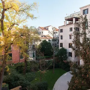 rialto-venice-30125.hotelinveneto.com/